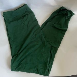 LuLaRoe Solid hunter green leggings